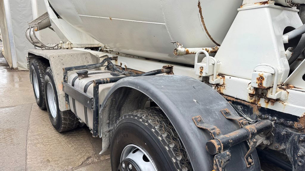 Mercedes-Benz Actros 3536 8x4 stetter schwing mixer 9m3 - Camión hormigonera: foto 5 Mercedes-Benz Actros 3536 8x4 stetter schwing mixer 9m3 - Camión hormigonera: foto 5