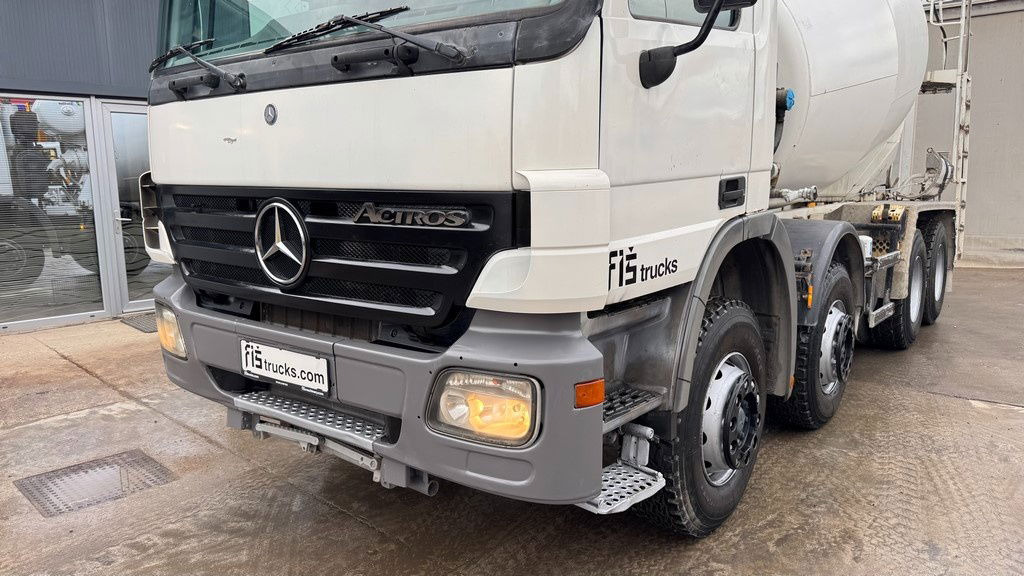 Mercedes-Benz Actros 3536 8x4 stetter schwing mixer 9m3 - Camión hormigonera: foto 2 Mercedes-Benz Actros 3536 8x4 stetter schwing mixer 9m3 - Camión hormigonera: foto 2