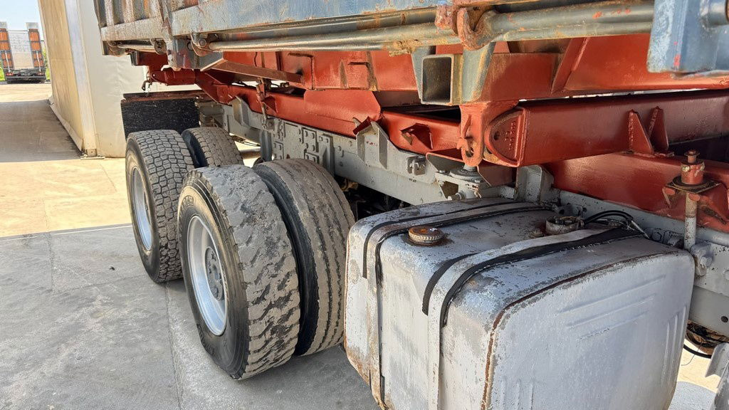 Scania 112 6x4 tipper - full spring - Camión volquete: foto 4 Scania 112 6x4 tipper - full spring - Camión volquete: foto 4