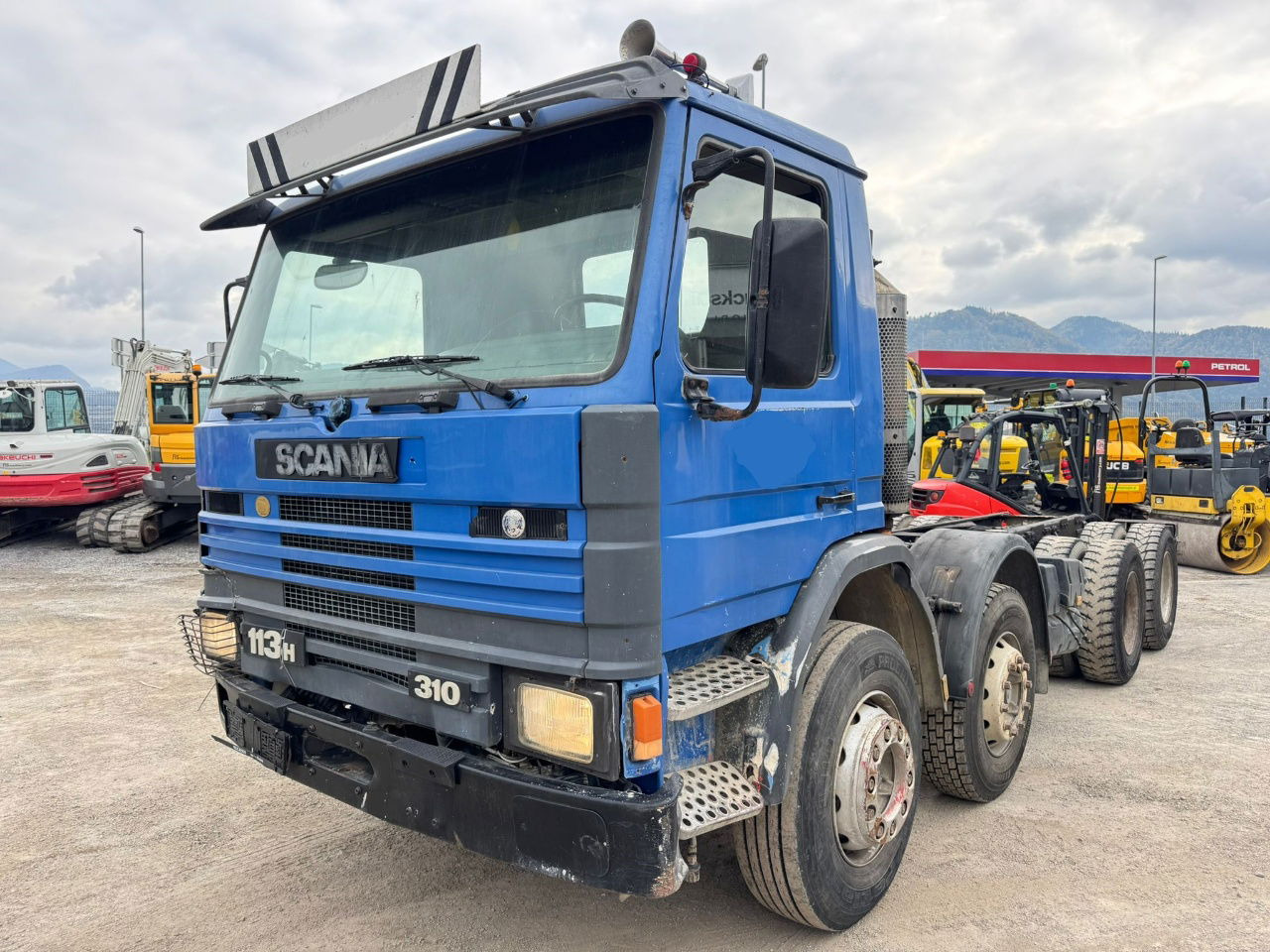 Scania 113H 310 8x4 chassis - full spring - Camión chasis: foto 1 Scania 113H 310 8x4 chassis - full spring - Camión chasis: foto 1