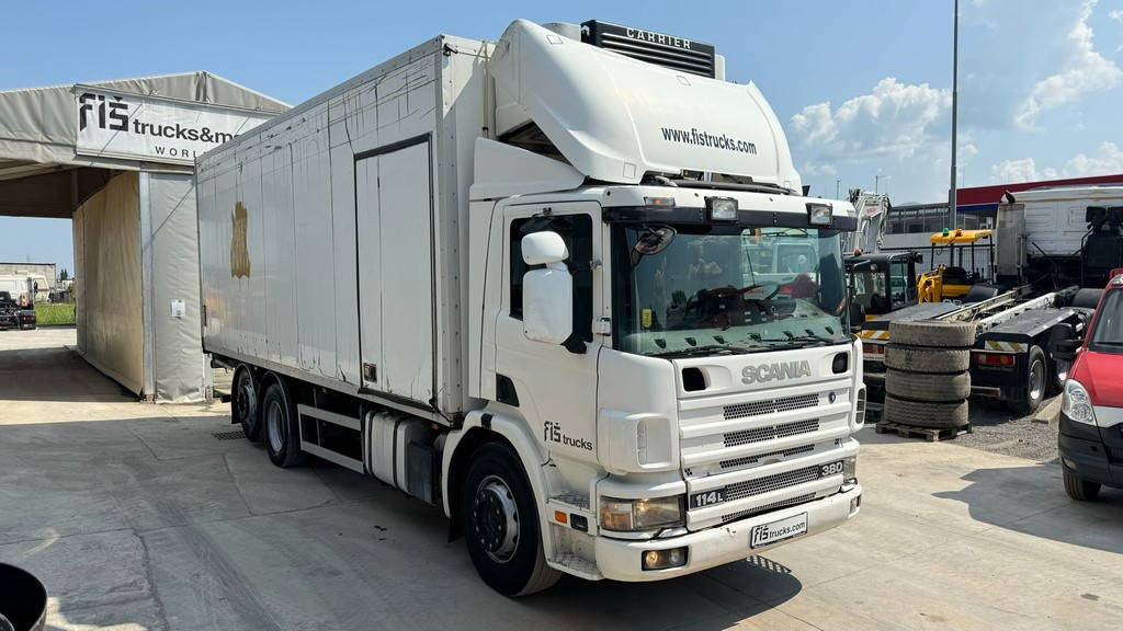 Scania R 114 6X2 carrier fridge - ramp - Camión frigorífico: foto 3 Scania R 114 6X2 carrier fridge - ramp - Camión frigorífico: foto 3