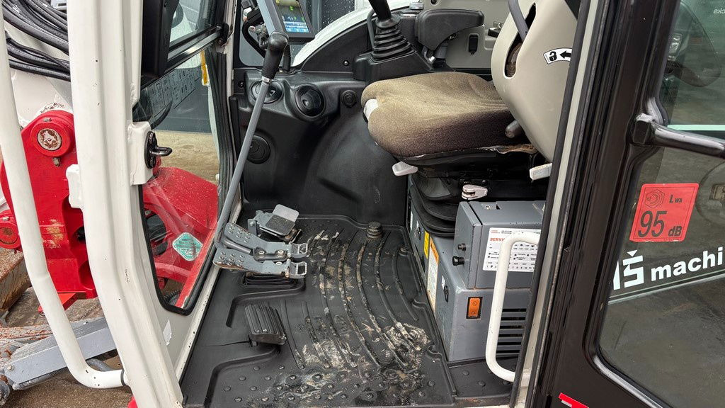 Miniexcavadora Takeuchi TB370 - Powertilt - 3X Buckets - 2021 Year - 3025 Working Hours: foto 16 Miniexcavadora Takeuchi TB370 - Powertilt - 3X Buckets - 2021 Year - 3025 Working Hours: foto 16