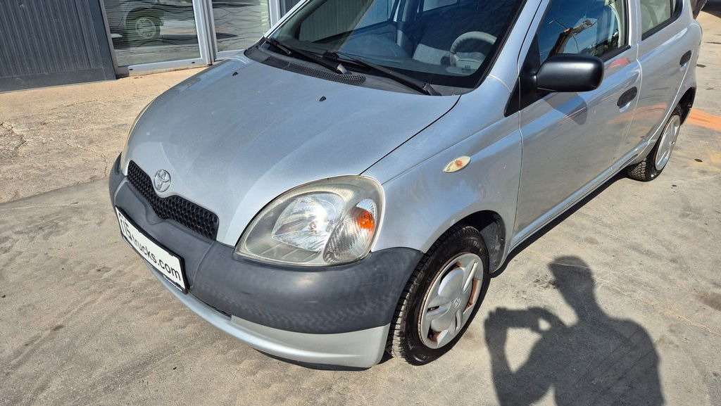 Toyota Yaris 1.0 - Petrol - 5 Doors - AC - Hatchback: foto 2 Toyota Yaris 1.0 - Petrol - 5 Doors - AC - Hatchback: foto 2