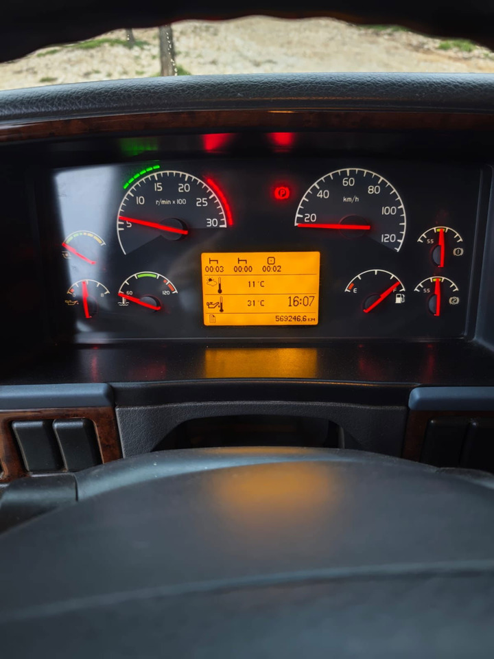 Camión volquete Volvo FM 480 8x4 mulda tipper - euro 3 - hydraulic back side: foto 10 Camión volquete Volvo FM 480 8x4 mulda tipper - euro 3 - hydraulic back side: foto 10