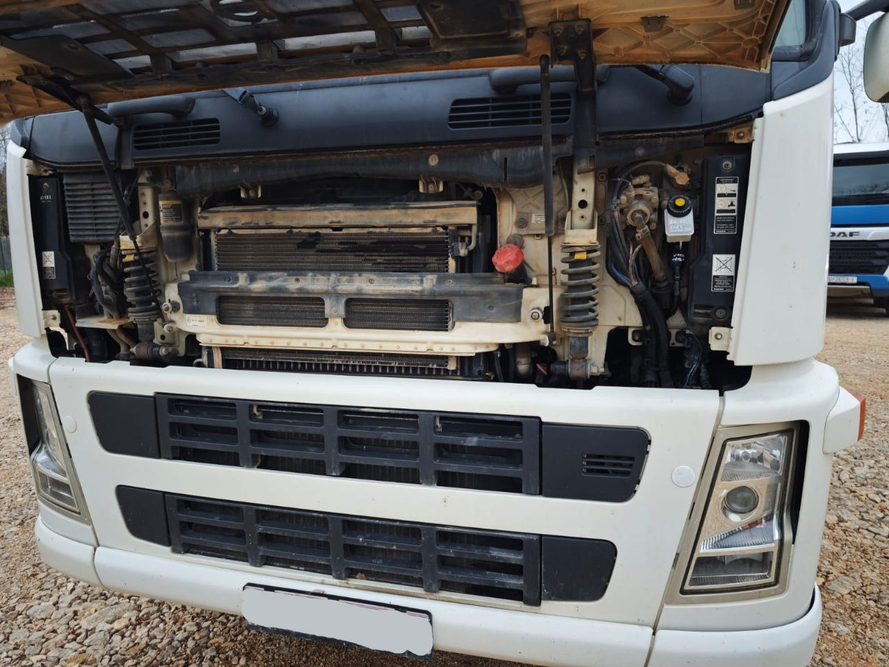 Camión volquete Volvo FM 480 8x4 mulda tipper - euro 3 - hydraulic back side: foto 9 Camión volquete Volvo FM 480 8x4 mulda tipper - euro 3 - hydraulic back side: foto 9