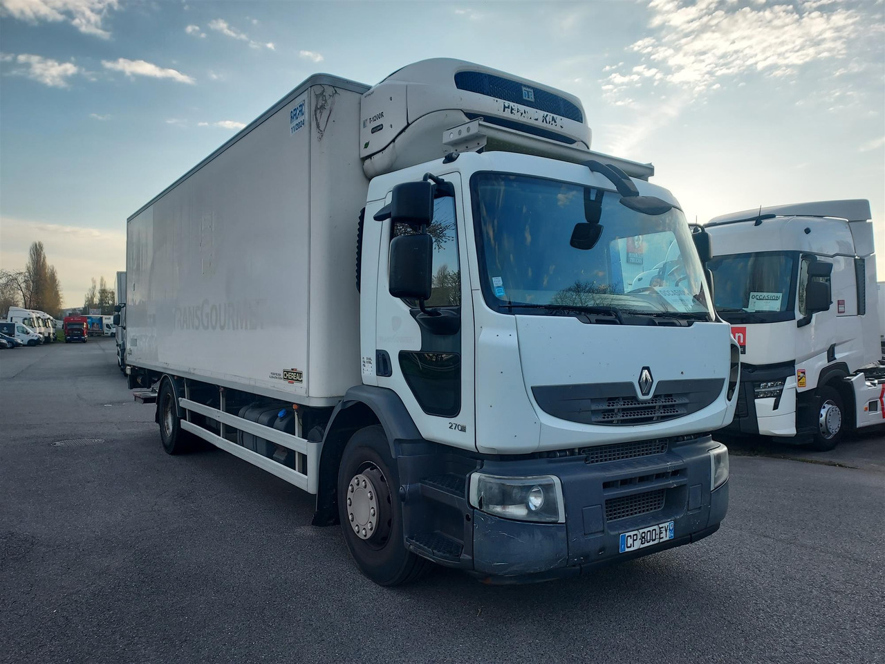 RENAULT Premium 270 - Camión frigorífico: foto 2 RENAULT Premium 270 - Camión frigorífico: foto 2