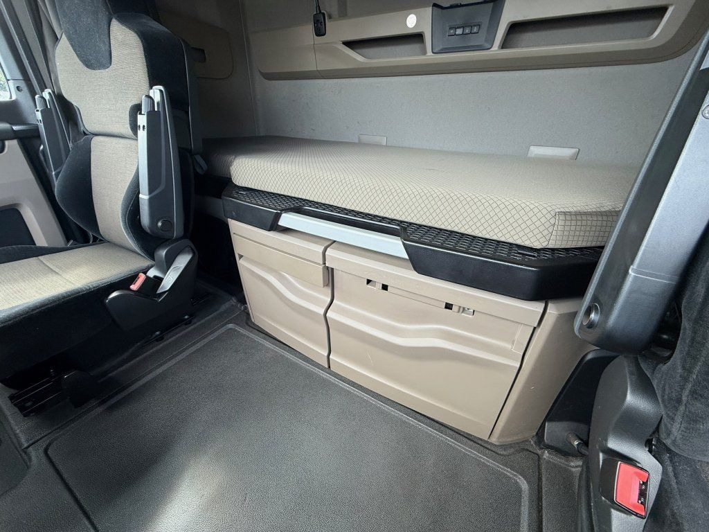 Leasing de  MAN TGX18.510 EURO 6 Retarder MAN TGX18.510 EURO 6 Retarder: foto 15