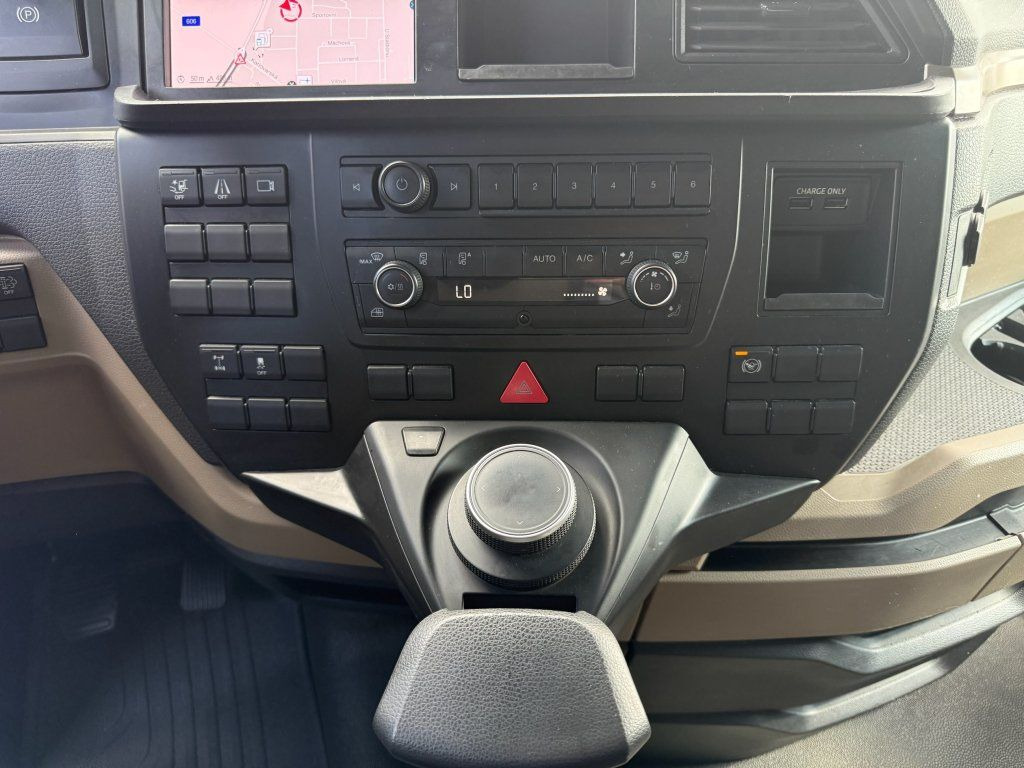 Leasing de  MAN TGX18.510 EURO 6 Retarder MAN TGX18.510 EURO 6 Retarder: foto 17