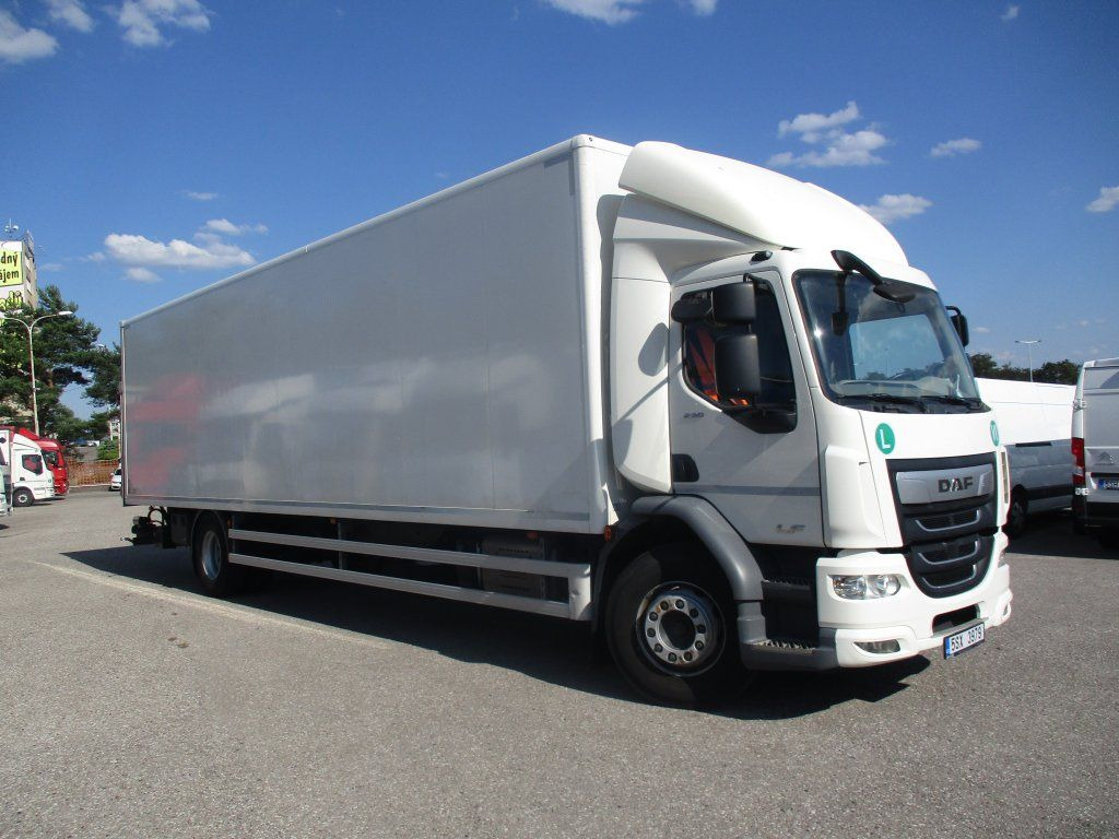 DAF LF 18.290 - Camión caja cerrada: foto 2 DAF LF 18.290 - Camión caja cerrada: foto 2