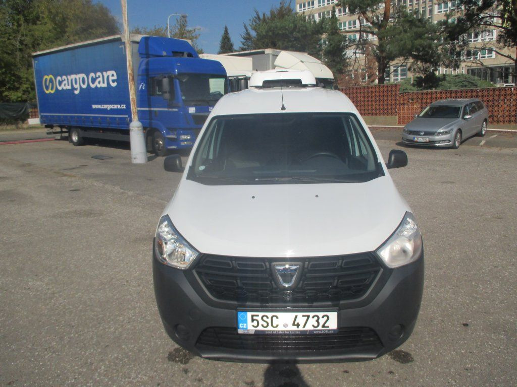 Dacia Izotherm ,1.6i ,Euro 6 - SUV/ Todoterreno: foto 2 Dacia Izotherm ,1.6i ,Euro 6 - SUV/ Todoterreno: foto 2