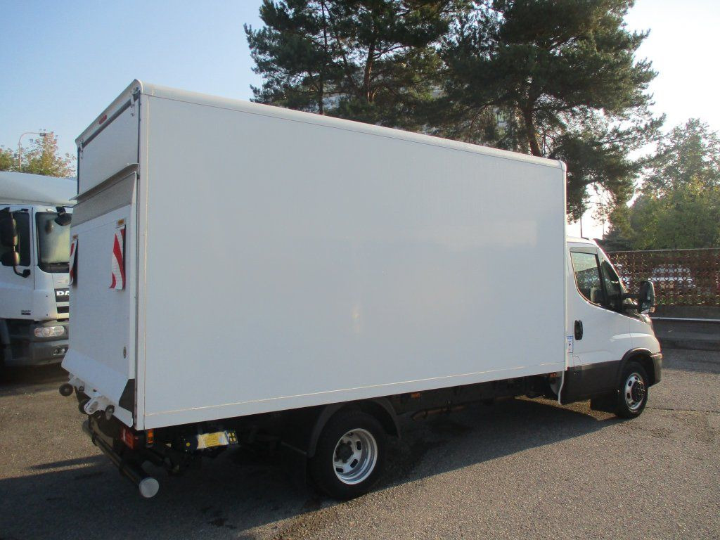 Iveco Daily 35C16 - Furgoneta caja cerrada: foto 5 Iveco Daily 35C16 - Furgoneta caja cerrada: foto 5