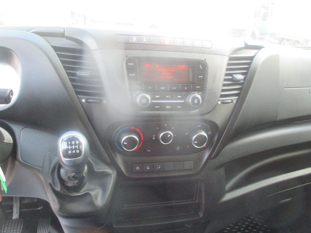 Furgoneta caja cerrada Iveco Daily 35C16: foto 17