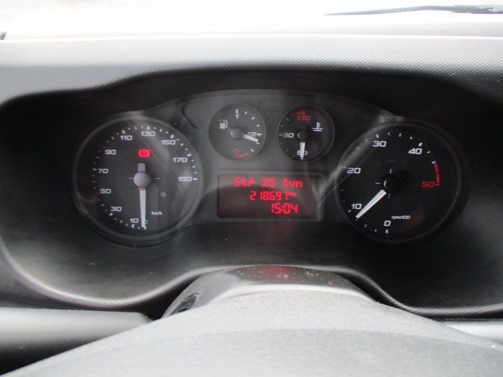 Furgoneta frigorifica Iveco Daily 35C16  Dhollandia: foto 17