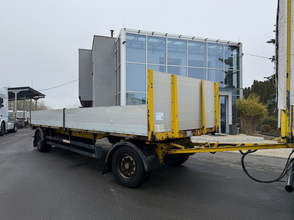 Schwarzmüller PA 2/E - Remolque plataforma/ Caja abierta: foto 1 Schwarzmüller PA 2/E - Remolque plataforma/ Caja abierta: foto 1