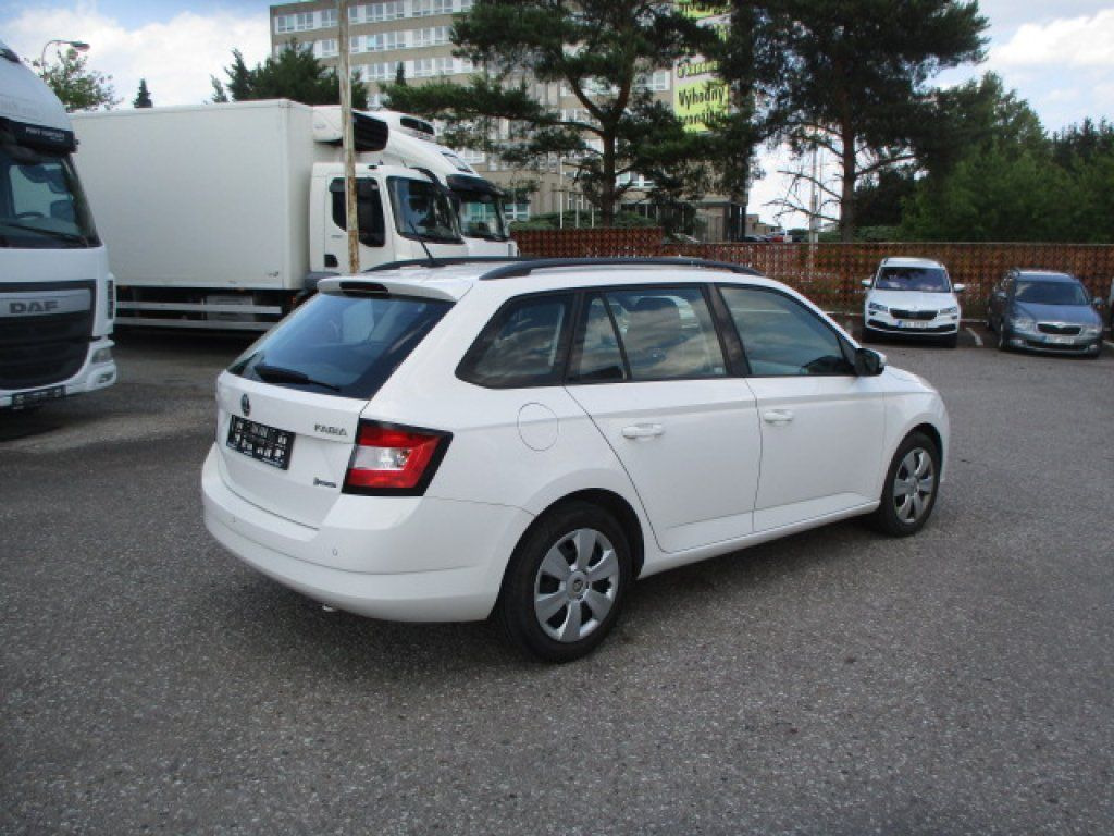 Skoda Ambition - Coche: foto 3 Skoda Ambition - Coche: foto 3