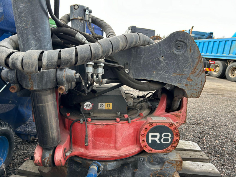 ROTOTILT R8 - Implemento para Maquinaria de construcción: foto 1 ROTOTILT R8 - Implemento para Maquinaria de construcción: foto 1