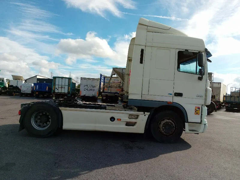 DAF XF 105.460 - Cabeza tractora: foto 5 DAF XF 105.460 - Cabeza tractora: foto 5