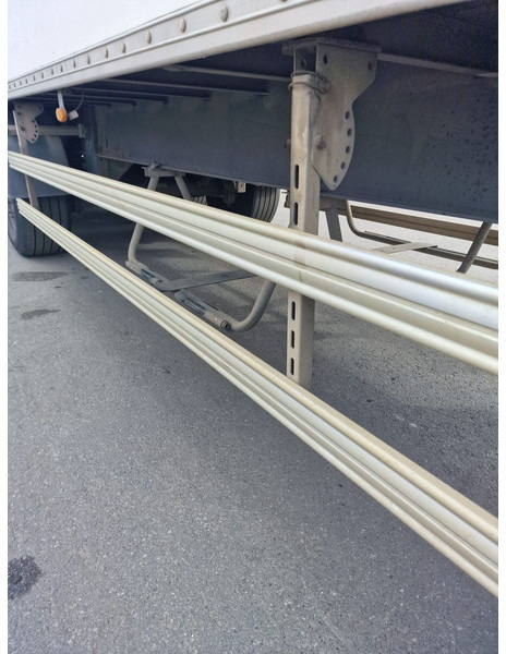 Fruehauf - Semirremolque caja cerrada: foto 4 Fruehauf - Semirremolque caja cerrada: foto 4