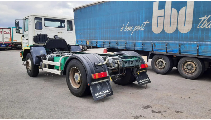 MAN LE 18.220 - full steel - big axle - manual - Camión chasis: foto 4 MAN LE 18.220 - full steel - big axle - manual - Camión chasis: foto 4