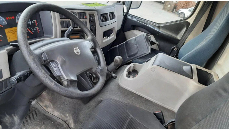 Volvo FL 240 - Camión lona: foto 5 Volvo FL 240 - Camión lona: foto 5