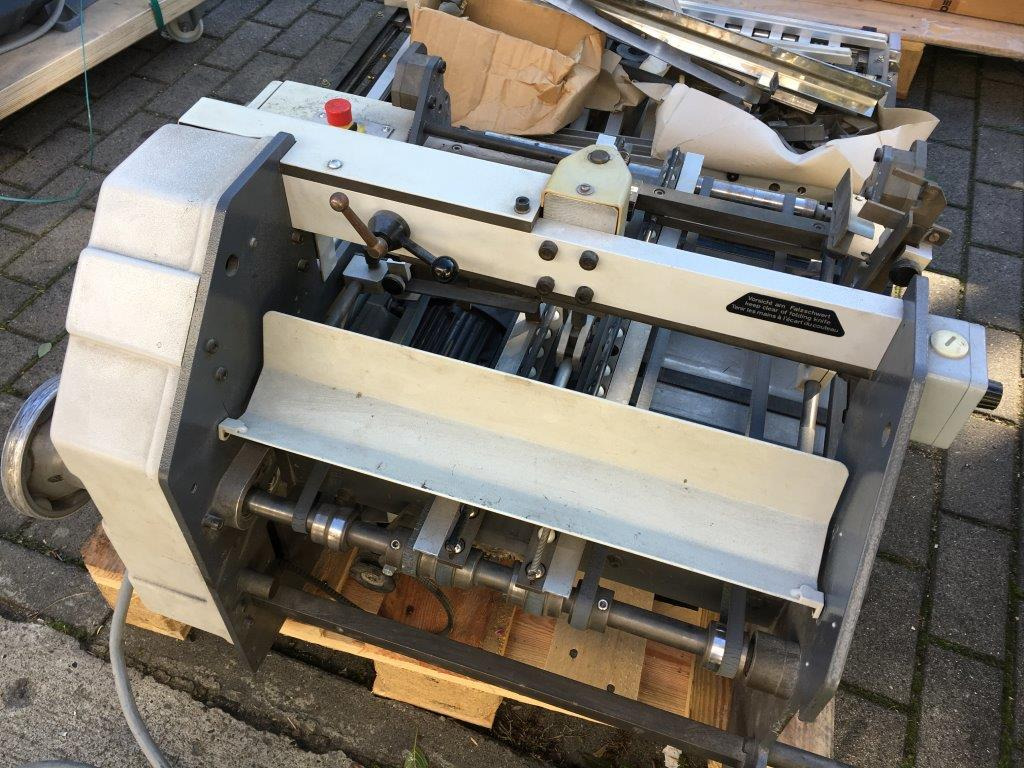 Heidelberg steel KBi 1-36 hook-in cross-fold unit - Plegadora de papel: foto 4 Heidelberg steel KBi 1-36 hook-in cross-fold unit - Plegadora de papel: foto 4