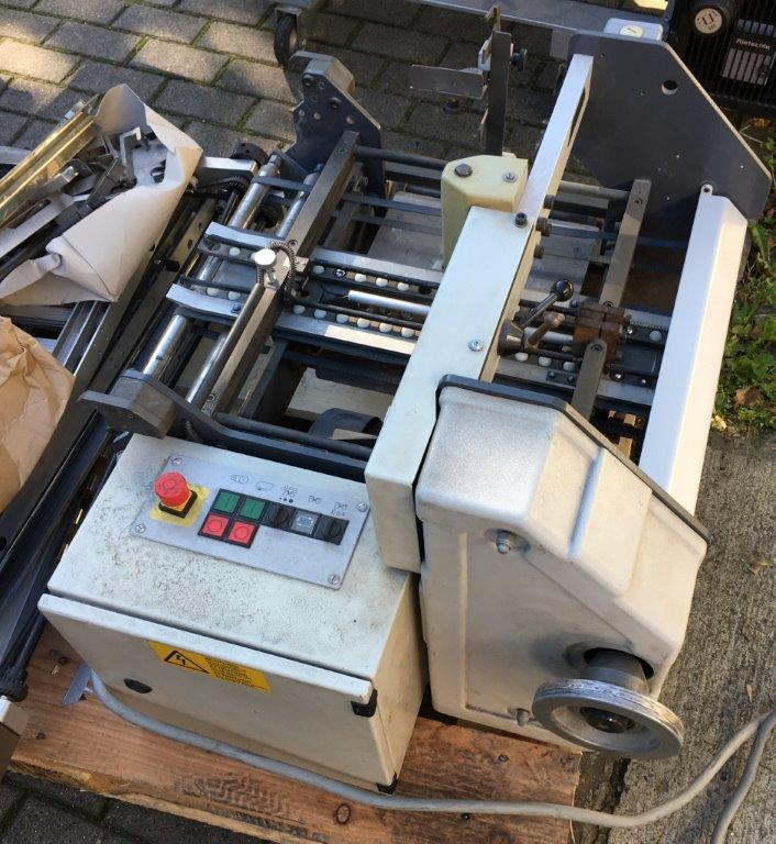 Heidelberg steel KBi 1-36 hook-in cross-fold unit - Plegadora de papel: foto 1 Heidelberg steel KBi 1-36 hook-in cross-fold unit - Plegadora de papel: foto 1