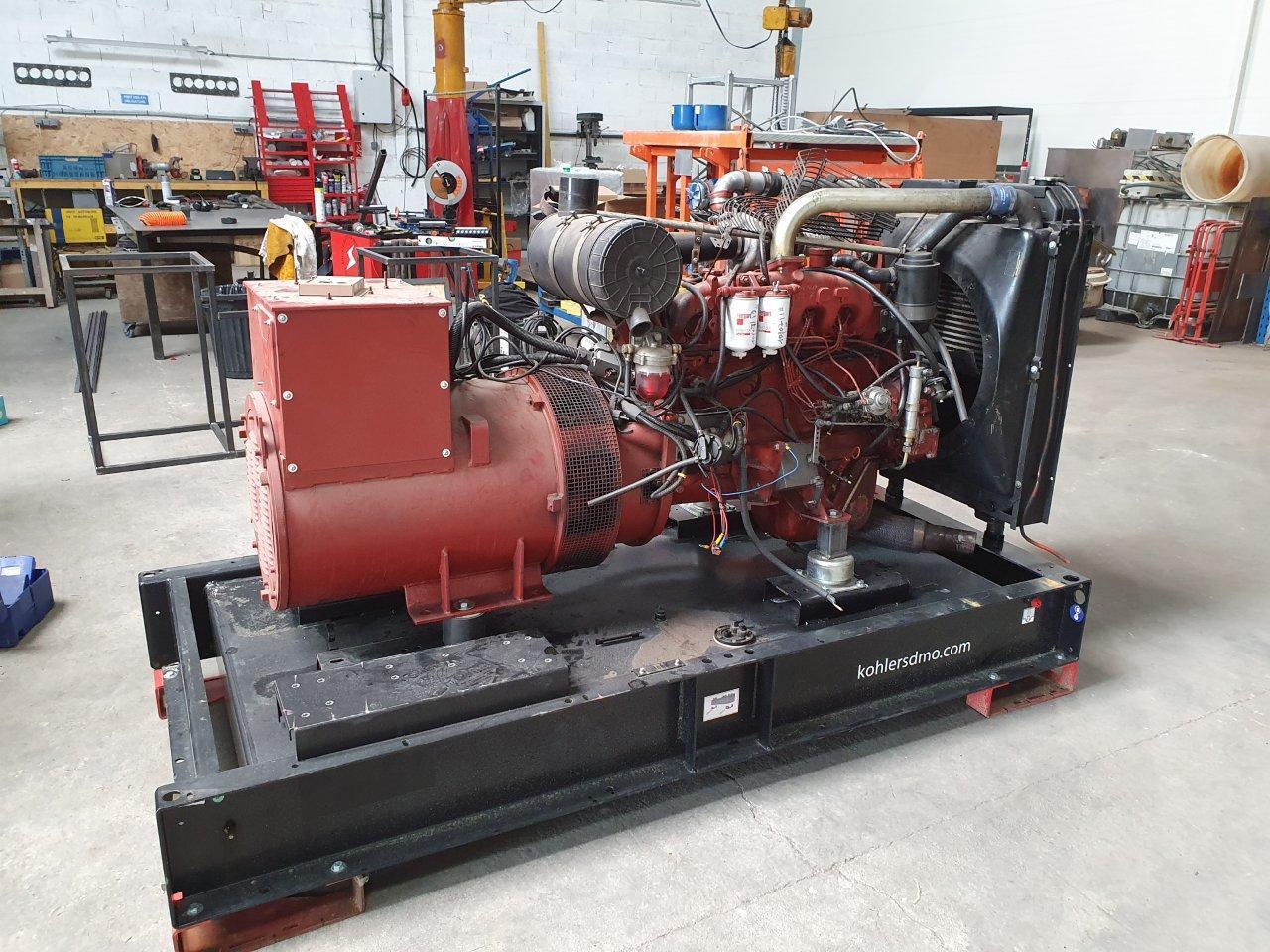 130 kVa IVECO 8061 SRI TURBO - Generador industriale: foto 1 130 kVa IVECO 8061 SRI TURBO - Generador industriale: foto 1