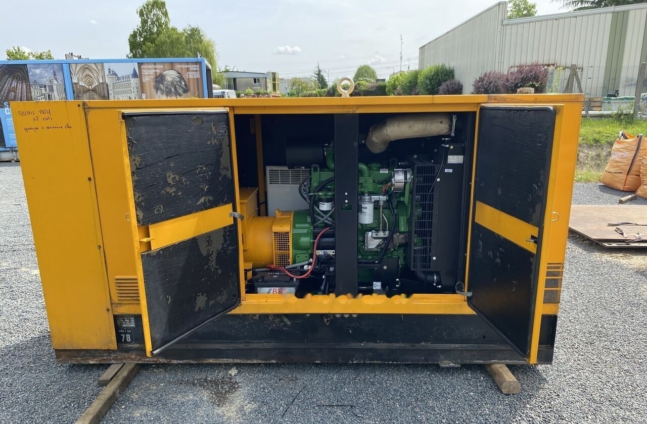 SDMO 80 kVa John Deere - Generador industriale: foto 3 SDMO 80 kVa John Deere - Generador industriale: foto 3