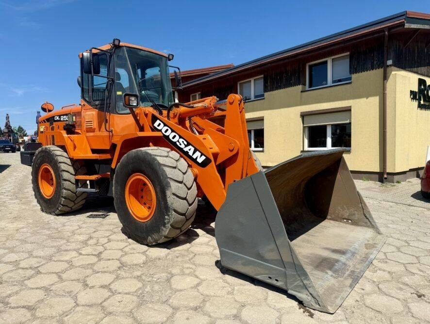 Doosan DL250 - Cargadora de ruedas: foto 2 Doosan DL250 - Cargadora de ruedas: foto 2
