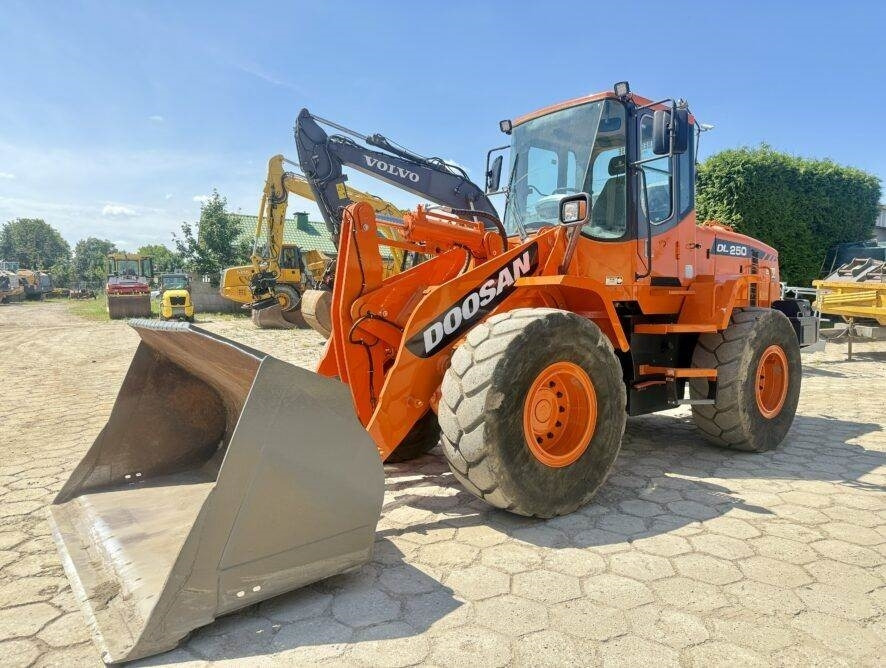 Doosan DL250 - Cargadora de ruedas: foto 5 Doosan DL250 - Cargadora de ruedas: foto 5