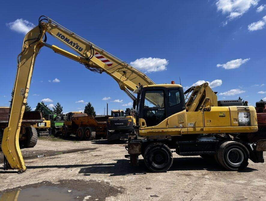 Komatsu PW220MH MH - Manipulador de materiales: foto 1 Komatsu PW220MH MH - Manipulador de materiales: foto 1