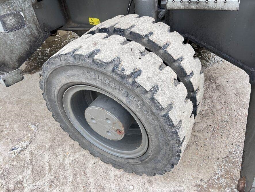 Sennebogen 825 - Manipulador de materiales: foto 4 Sennebogen 825 - Manipulador de materiales: foto 4