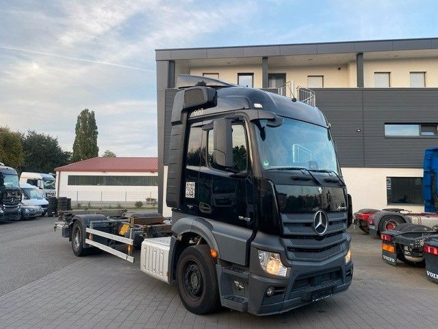Mercedes-Benz Actros 1842 BDF LBW 1845 2x Mercedes-Benz Actros 1842 BDF LBW 1845 2x - Camión portacontenedore/ Intercambiable: foto 4 Mercedes-Benz Actros 1842 BDF LBW 1845 2x Mercedes-Benz Actros 1842 BDF LBW 1845 2x - Camión portacontenedore/ Intercambiable: foto 4