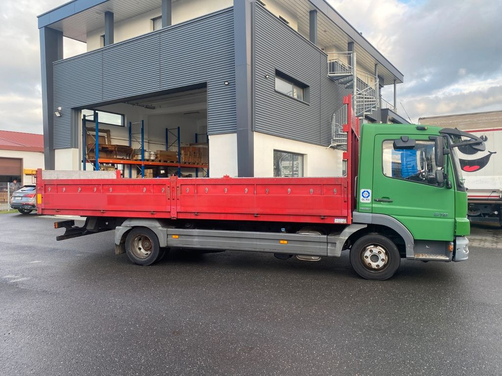 Mercedes-Benz Atego 818 821 Pritsche - Camión caja abierta: foto 1 Mercedes-Benz Atego 818 821 Pritsche - Camión caja abierta: foto 1