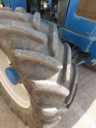 Tractor Ford TW-20: foto 15