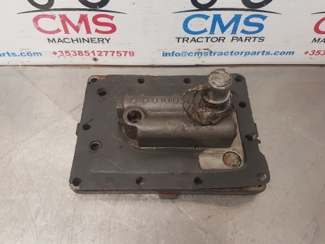 Case 4230 Hydraulic Valve And Cover Plate 10313a3, 110317a1 - Válvula hidráulica para Tractor: foto 2 Case 4230 Hydraulic Valve And Cover Plate 10313a3, 110317a1 - Válvula hidráulica para Tractor: foto 2