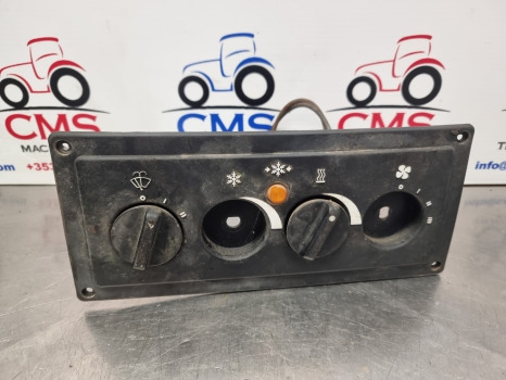 Case 5140, 5120, 5130, Maxxum, Cab Interior Panel 1330774c1 - Cabina e interior: foto 2 Case 5140, 5120, 5130, Maxxum, Cab Interior Panel 1330774c1 - Cabina e interior: foto 2