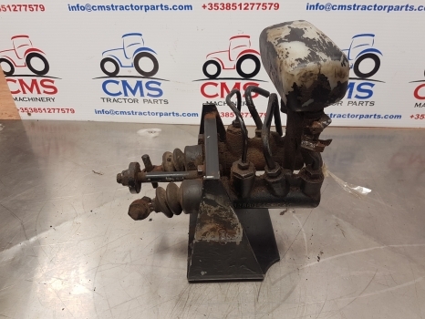 Case 856 Xl, 844 Xl, 745 Xl, 743 Xl Brake Master Cylinders 1287846c91, 226301a1 - Cilindro de freno para Tractor: foto 1 Case 856 Xl, 844 Xl, 745 Xl, 743 Xl Brake Master Cylinders 1287846c91, 226301a1 - Cilindro de freno para Tractor: foto 1