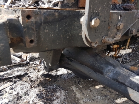 Case Maxxum 130, Puma 125, 115, 155 Steyr Profi Bolster, Axle Support 87716758 - Eje y piezas para Tractor: foto 1 Case Maxxum 130, Puma 125, 115, 155 Steyr Profi Bolster, Axle Support 87716758 - Eje y piezas para Tractor: foto 1