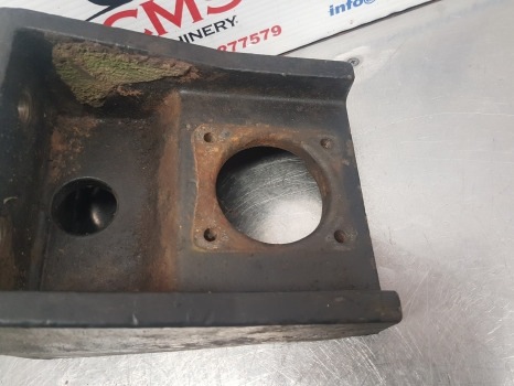 Case Maxxum 5120, 5140, 5130, 5240 Cab Front Support 1530867c1, 120205a2 - Suspensión de cabina: foto 5 Case Maxxum 5120, 5140, 5130, 5240 Cab Front Support 1530867c1, 120205a2 - Suspensión de cabina: foto 5