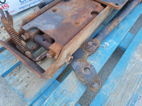 Case Mxm120, Mxm140 New Holland Tm120, Tm140, Tm150 Pick Up Hitch Assy 82036538 - Bastidor/ Chasis: foto 3 Case Mxm120, Mxm140 New Holland Tm120, Tm140, Tm150 Pick Up Hitch Assy 82036538 - Bastidor/ Chasis: foto 3