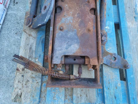 Case Mxm120, Mxm140 New Holland Tm120, Tm140, Tm150 Pick Up Hitch Assy 82036538 - Bastidor/ Chasis: foto 5 Case Mxm120, Mxm140 New Holland Tm120, Tm140, Tm150 Pick Up Hitch Assy 82036538 - Bastidor/ Chasis: foto 5