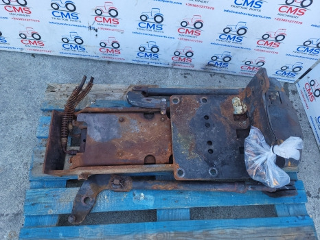 Case Mxm120, Mxm140 New Holland Tm120, Tm140, Tm150 Pick Up Hitch Assy 82036538 - Bastidor/ Chasis: foto 2 Case Mxm120, Mxm140 New Holland Tm120, Tm140, Tm150 Pick Up Hitch Assy 82036538 - Bastidor/ Chasis: foto 2