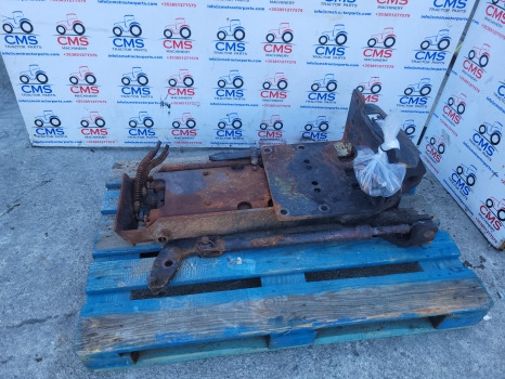 Case Mxm120, Mxm140 New Holland Tm120, Tm140, Tm150 Pick Up Hitch Assy 82036538 - Bastidor/ Chasis: foto 1 Case Mxm120, Mxm140 New Holland Tm120, Tm140, Tm150 Pick Up Hitch Assy 82036538 - Bastidor/ Chasis: foto 1