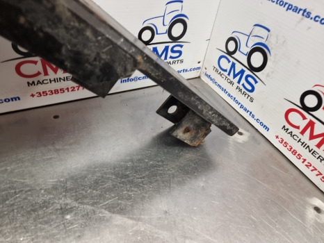 Case Mxu100, Mxy, Nh T6000, Tsa, Cab Bracket Rh 87302580, 82034211 - Suspensión de cabina: foto 4 Case Mxu100, Mxy, Nh T6000, Tsa, Cab Bracket Rh 87302580, 82034211 - Suspensión de cabina: foto 4