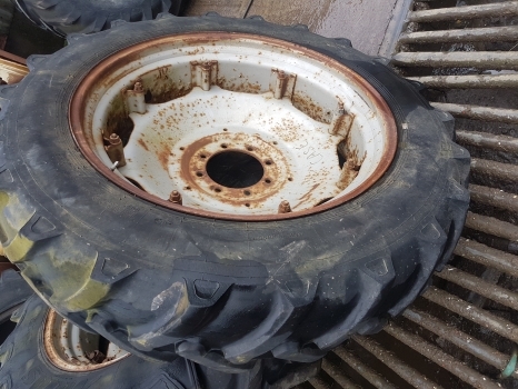 Case Rear Wheel And Tyre 13.6r38 - Rueda completa para Tractor: foto 2 Case Rear Wheel And Tyre 13.6r38 - Rueda completa para Tractor: foto 2