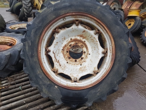 Case Rear Wheel And Tyre 13.6r38 - Rueda completa para Tractor: foto 1 Case Rear Wheel And Tyre 13.6r38 - Rueda completa para Tractor: foto 1