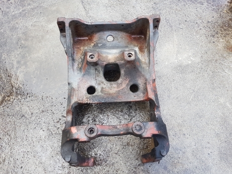 Claas Arion 640, 460, 430, Ares Front Axle Support Bolster 0011223581, 11020370 - Eje delantero para Maquinaria agrícola: foto 5 Claas Arion 640, 460, 430, Ares Front Axle Support Bolster 0011223581, 11020370 - Eje delantero para Maquinaria agrícola: foto 5