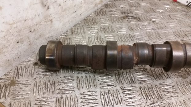 Deutz Agrotron 6.15 Engine Camshaft And Gear 04801688 - Árbol de levas para Tractor: foto 3 Deutz Agrotron 6.15 Engine Camshaft And Gear 04801688 - Árbol de levas para Tractor: foto 3