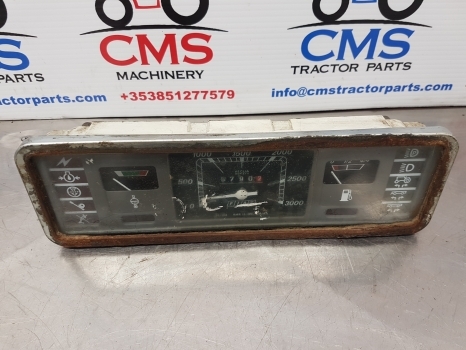 Fiat 66, 90, 93 Series 90-90, 100-90 Instrument Cluster Clock 5125046, 5105878 - Luz/ Iluminación para Tractor: foto 1 Fiat 66, 90, 93 Series 90-90, 100-90 Instrument Cluster Clock 5125046, 5105878 - Luz/ Iluminación para Tractor: foto 1
